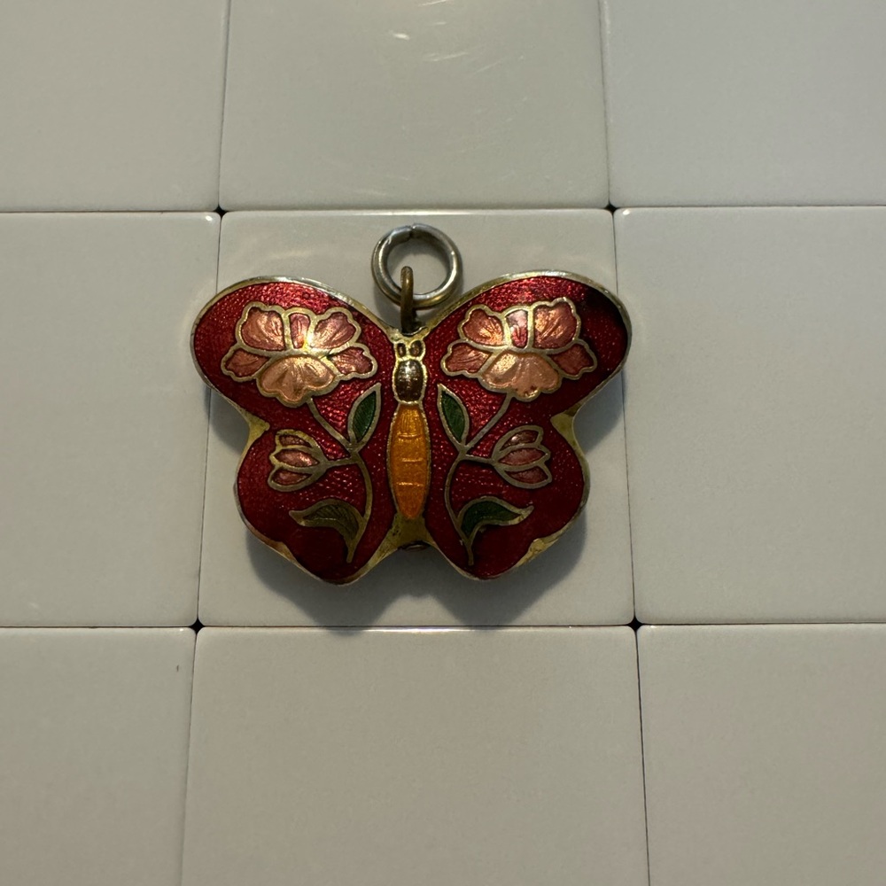 Women’s Vintage Butterly Pendant